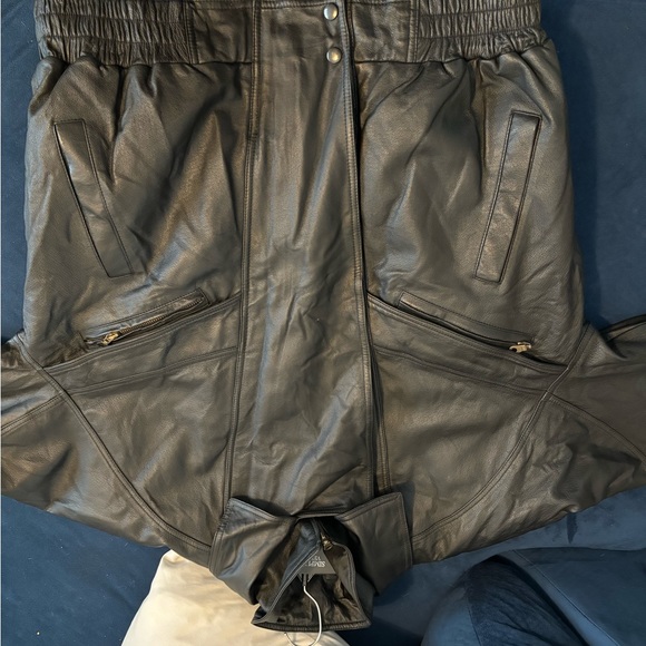 Thick high quality jacket no tears - Picture 4 of 6